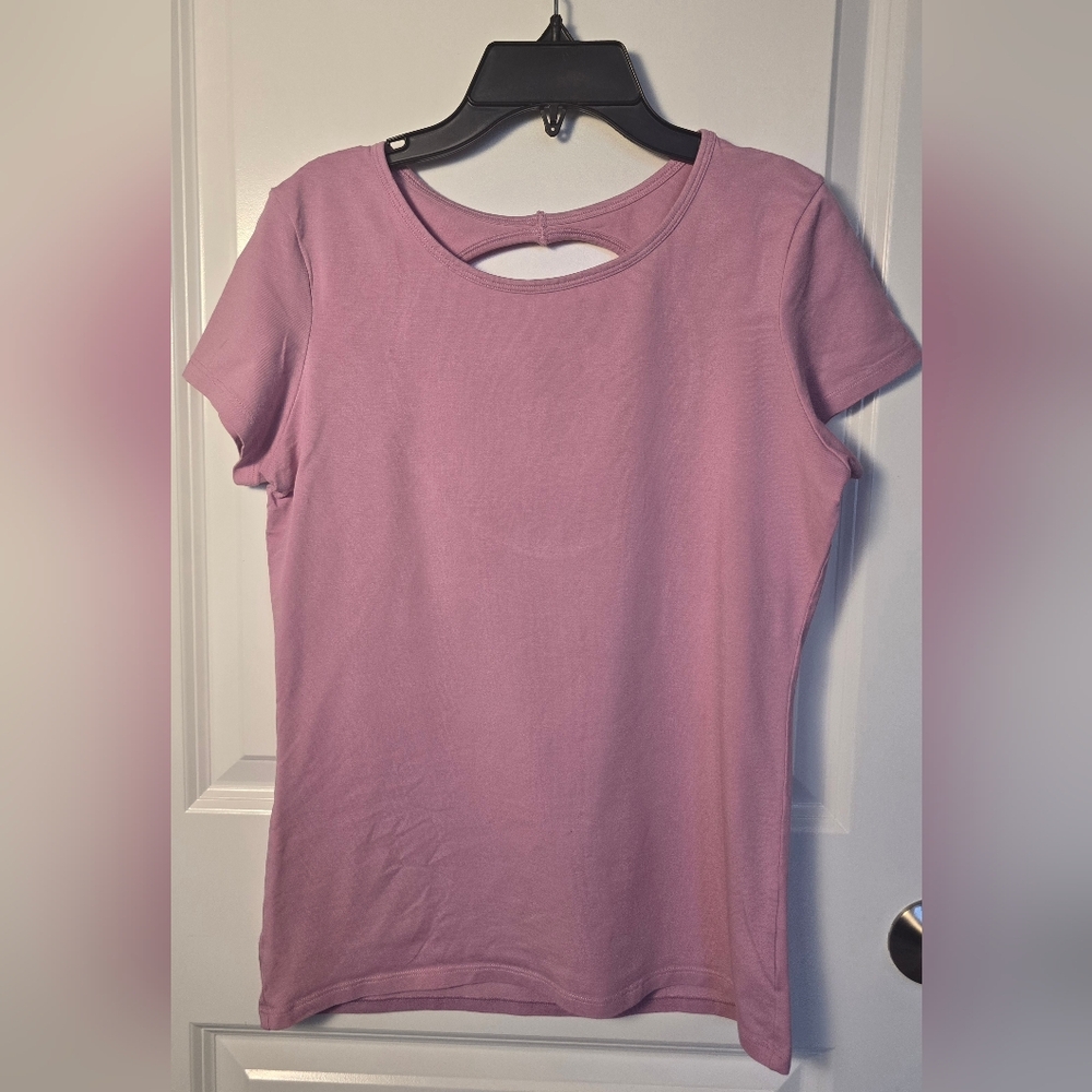 Women's Lavendar Short‎ Sleeve Top With Back Cutout Size L